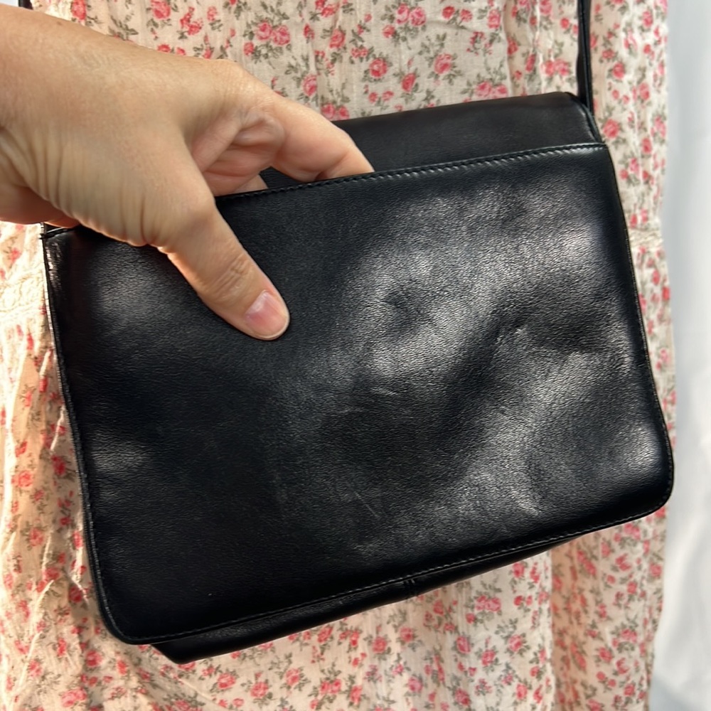Ralph Lauren crossbody black leather gold hardware purse with fold snap closure - Picture 3 of 10